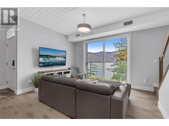 202 - 3398 Mckinley Beach Lane, House attached with 1 bedrooms, 1 bathrooms and 1 parking in Kelowna BC | Image 2