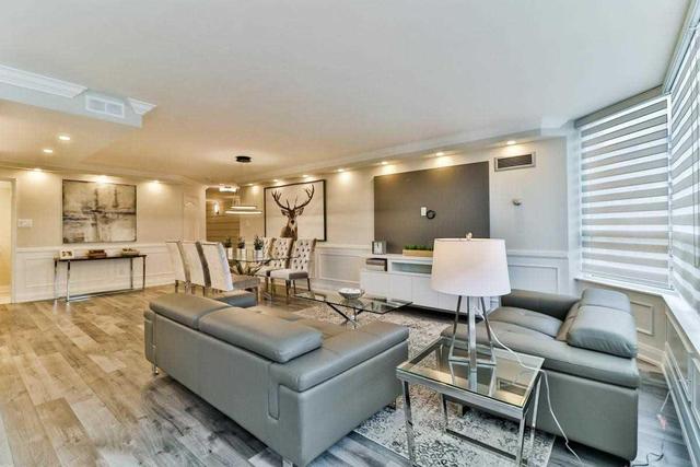 405 - 11 Townsgate Dr, Condo with 2 bedrooms, 2 bathrooms and 2 parking in Vaughan ON | Image 4