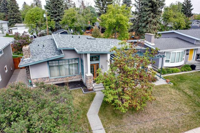 1320 Craig Road Sw, House detached with 3 bedrooms, 3 bathrooms and 3 parking in Calgary AB | Image 2