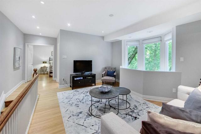 162 Spruce St, House semidetached with 3 bedrooms, 3 bathrooms and 2 parking in Toronto ON | Image 11