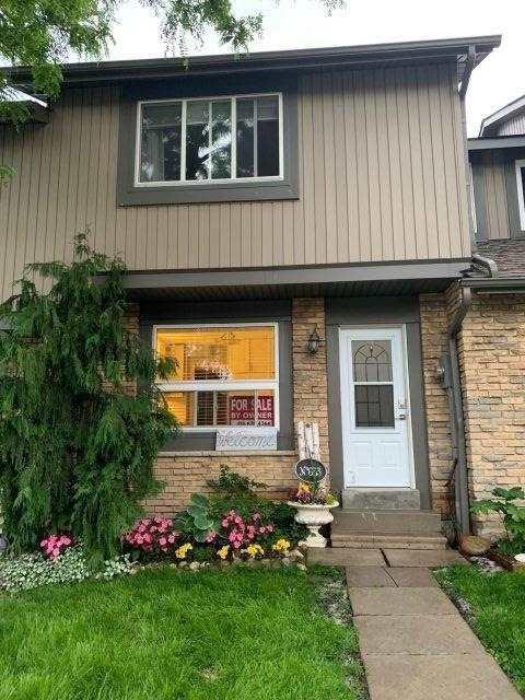 633 Woodward Ave, Townhouse with 3 bedrooms, 1 bathrooms and 1 parking in Milton ON | Image 1