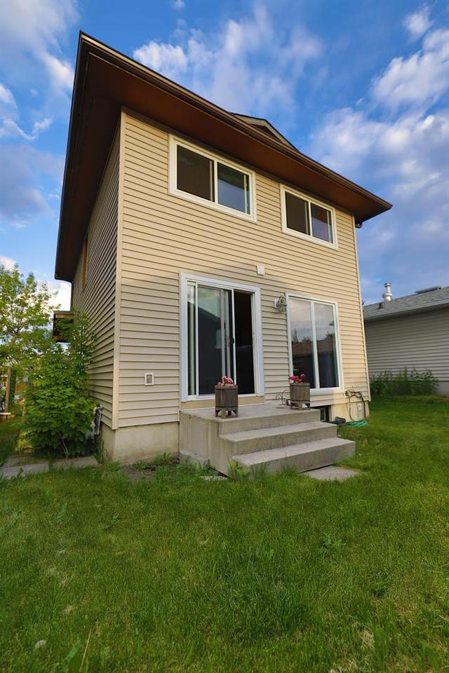 31 Shawcliffe Green Sw, House detached with 3 bedrooms, 1 bathrooms and 1 parking in Calgary AB | Image 4