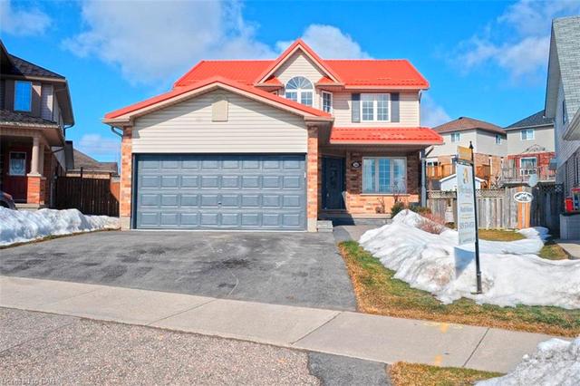 30 Anson Court, House detached with 4 bedrooms, 2 bathrooms and 4 parking in Kitchener ON | Image 2