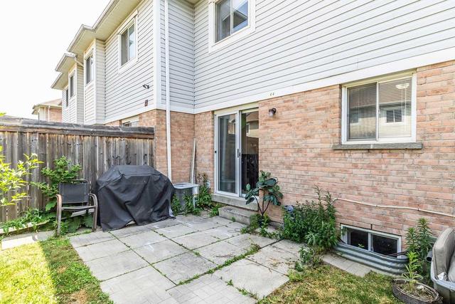 44 Brisbane Crt, Townhouse with 3 bedrooms, 2 bathrooms and 1 parking in Brampton ON | Image 14