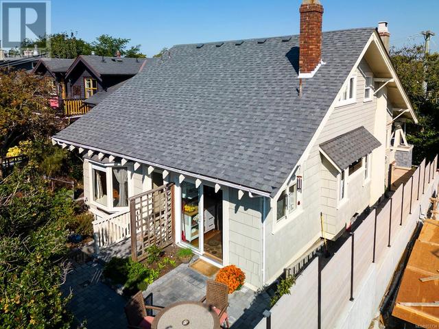 1321 Point St, House detached with 3 bedrooms, 2 bathrooms and 1 parking in Victoria BC | Image 41