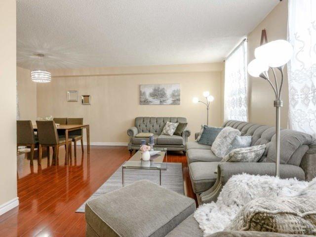 1211 - 4 Lisa St W, Condo with 3 bedrooms, 2 bathrooms and 2 parking in Brampton ON | Image 5