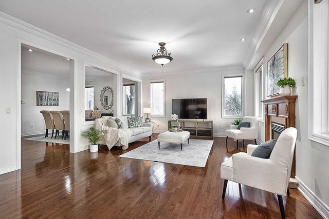 2320 Gamble Rd, House detached with 4 bedrooms, 5 bathrooms and 4 parking in Oakville ON | Image 2