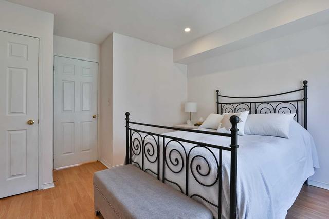 24 - 20 Turntable Cres, Townhouse with 3 bedrooms, 2 bathrooms and 1 parking in Toronto ON | Image 6