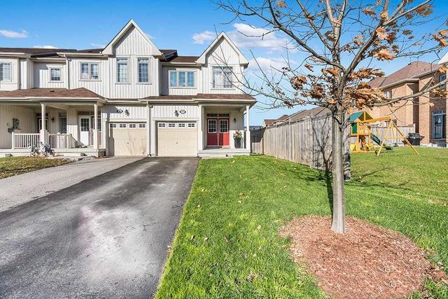 37 Pearcey Cres, House attached with 3 bedrooms, 3 bathrooms and 3 parking in Barrie ON | Image 12