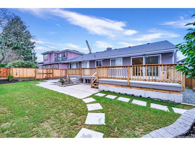 466 W 27th Avenue, House detached with 4 bedrooms, 2 bathrooms and 4 parking in Vancouver BC | Image 40