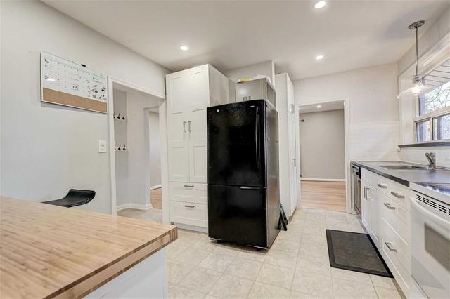 104 Haileybury Dr, House detached with 3 bedrooms, 1 bathrooms and 3 parking in Toronto ON | Image 6