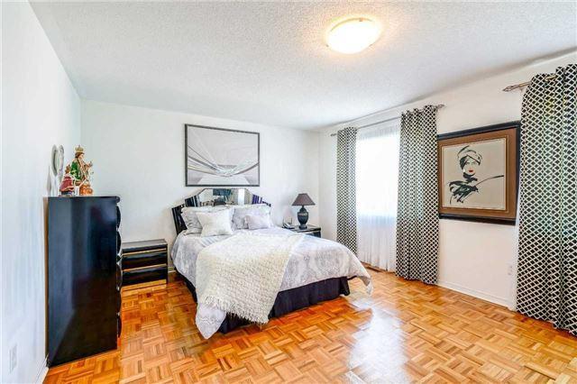 28 Jarrett Crt, House attached with 3 bedrooms, 4 bathrooms and 4 parking in Vaughan ON | Image 13