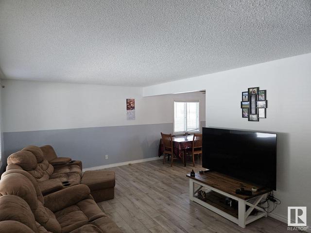 4907 44 St, House detached with 3 bedrooms, 1 bathrooms and null parking in Two Hills AB | Image 16