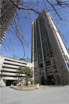 2433 - 33 Harbour Sq W, Condo with 2 bedrooms, 3 bathrooms and 1 parking in Toronto ON | Image 12