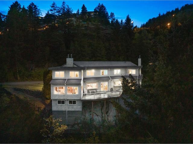 5860 Falcon Road, House detached with 5 bedrooms, 5 bathrooms and null parking in West Vancouver BC | Image 36