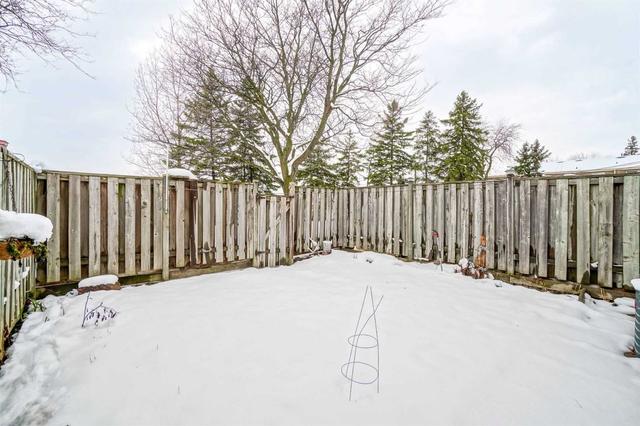 10 - 7450 Darcel Ave, Townhouse with 3 bedrooms, 3 bathrooms and 3 parking in Mississauga ON | Image 17