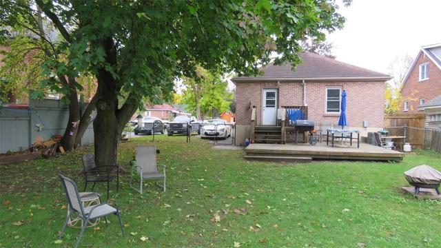 566 Cameron St, House detached with 2 bedrooms, 2 bathrooms and 4 parking in Peterborough ON | Image 16