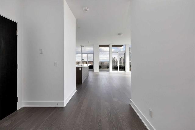 2507 - 181 Bedford Rd, Condo with 3 bedrooms, 4 bathrooms and 2 parking in Toronto ON | Image 4