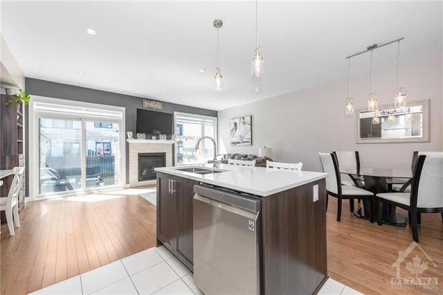 754 Putney Crescent, Townhouse with 4 bedrooms, 4 bathrooms and 2 parking in Ottawa ON | Image 11