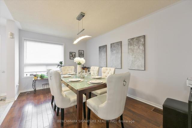 29 Staynor Cres, House attached with 3 bedrooms, 3 bathrooms and 3 parking in Markham ON | Image 4