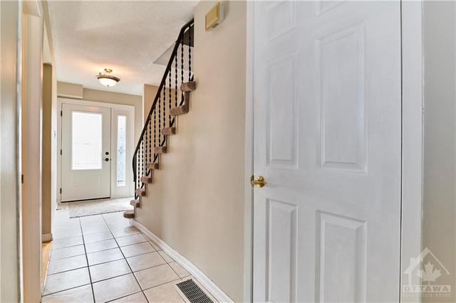 11 Ramsgate Private, Townhouse with 4 bedrooms, 3 bathrooms and 1 parking in Ottawa ON | Image 12
