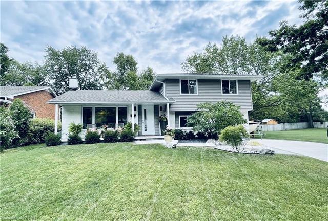 1435 Sylvan Court, House detached with 3 bedrooms, 2 bathrooms and 8 parking in Sarnia ON | Image 6