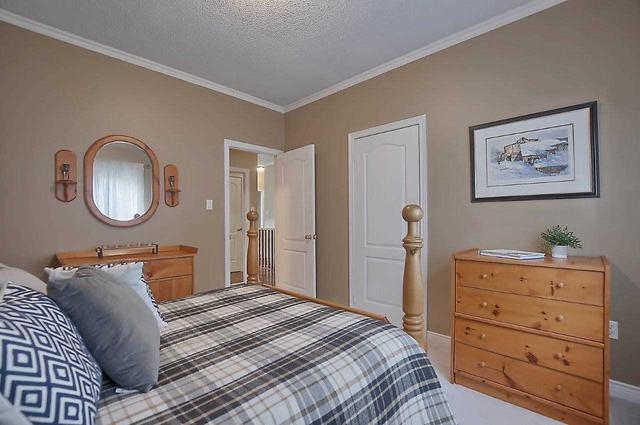 86 Monkman Crt, House detached with 3 bedrooms, 3 bathrooms and 5 parking in Aurora ON | Image 17