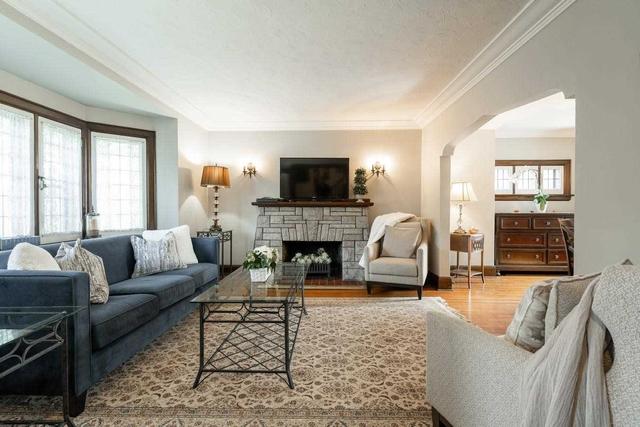 81 Raymore Dr, House detached with 5 bedrooms, 3 bathrooms and 16 parking in Toronto ON | Image 2