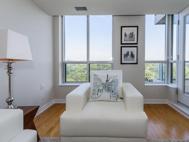 1003 - 388 Bloor St E, Condo with 3 bedrooms, 2 bathrooms and 1 parking in Toronto ON | Image 3