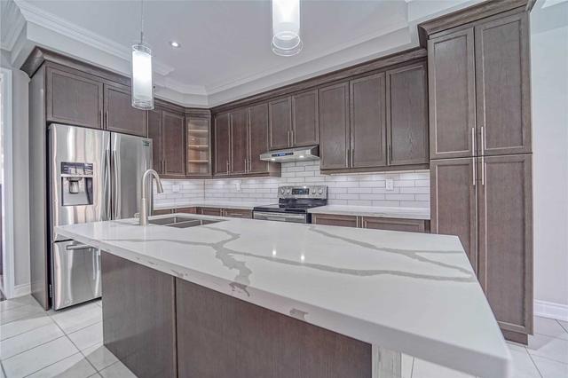 4 Mcclustey Ave, House detached with 4 bedrooms, 3 bathrooms and 2 parking in Ajax ON | Image 6