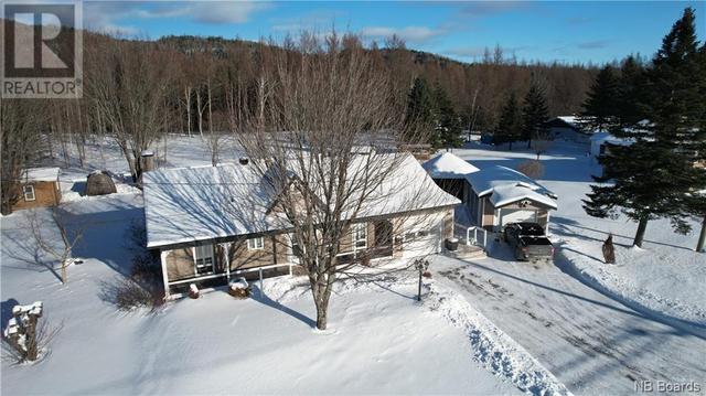 17 Desmeules Street, House detached with 3 bedrooms, 2 bathrooms and null parking in Edmundston NB | Image 1