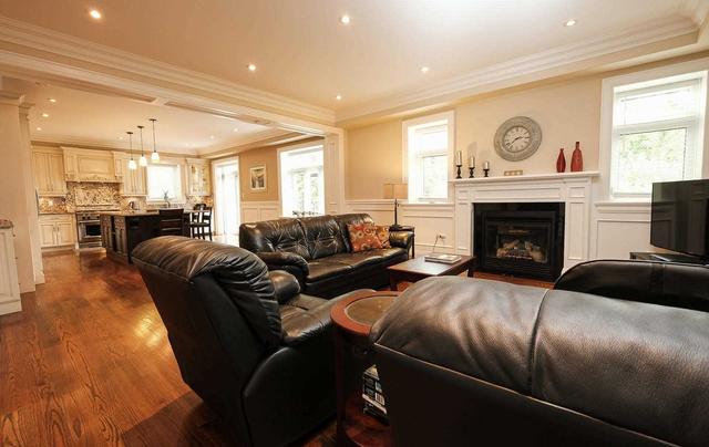 23 Galsworthy Dr, House detached with 5 bedrooms, 6 bathrooms and 6 parking in Markham ON | Image 6
