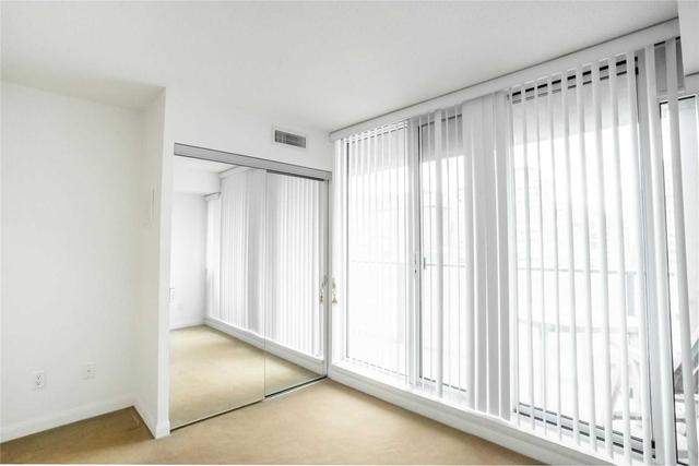 1026 - 111 Elizabeth St, Condo with 1 bedrooms, 1 bathrooms and 1 parking in Toronto ON | Image 13