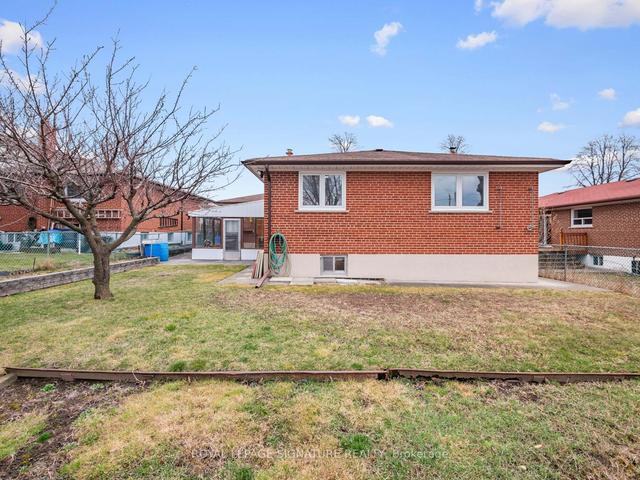 88 Faye Dr, House detached with 3 bedrooms, 3 bathrooms and 4 parking in Toronto ON | Image 32