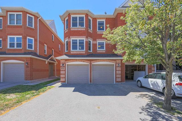 102 Leah Cres, Townhouse with 3 bedrooms, 4 bathrooms and 4 parking in Vaughan ON | Card Image