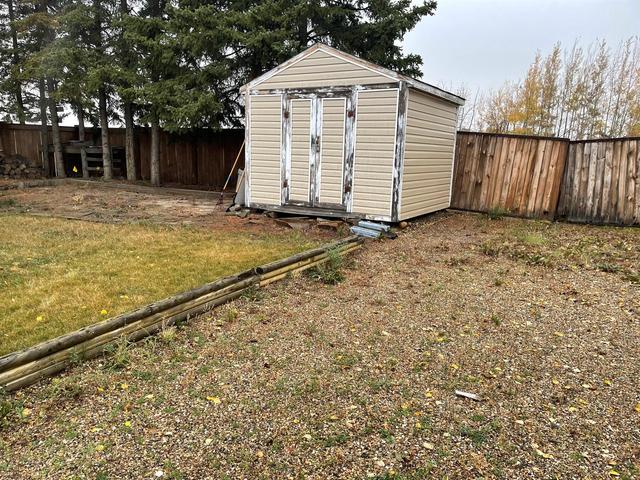 11832 104 Ave Avenue W, House detached with 4 bedrooms, 3 bathrooms and 3 parking in Fairview AB | Image 19