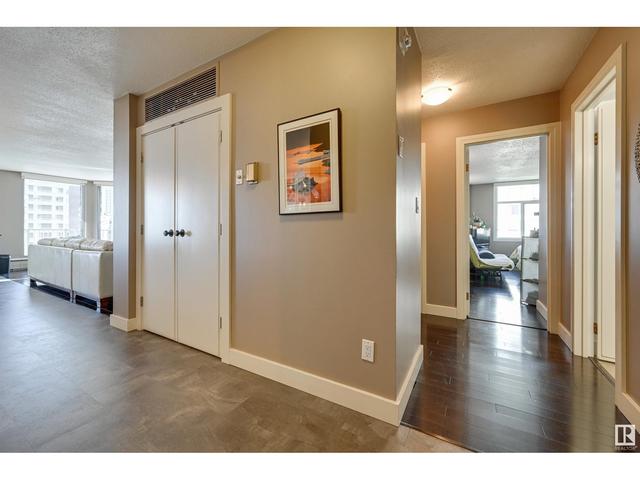 1104 - 11710 100 Av Nw, Condo with 2 bedrooms, 1 bathrooms and 1 parking in Edmonton AB | Image 25
