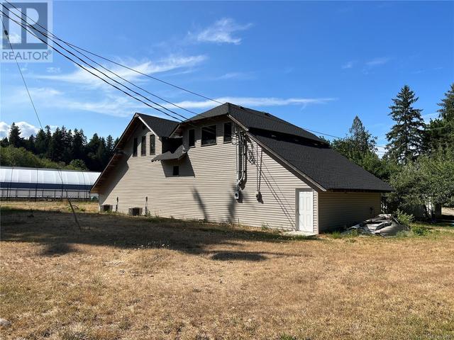 8991 Island Hwy S, House detached with 2 bedrooms, 1 bathrooms and 10 parking in Comox Valley A BC | Image 9