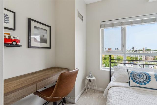 516 - 2495 Dundas St W, Condo with 1 bedrooms, 1 bathrooms and 1 parking in Toronto ON | Image 2