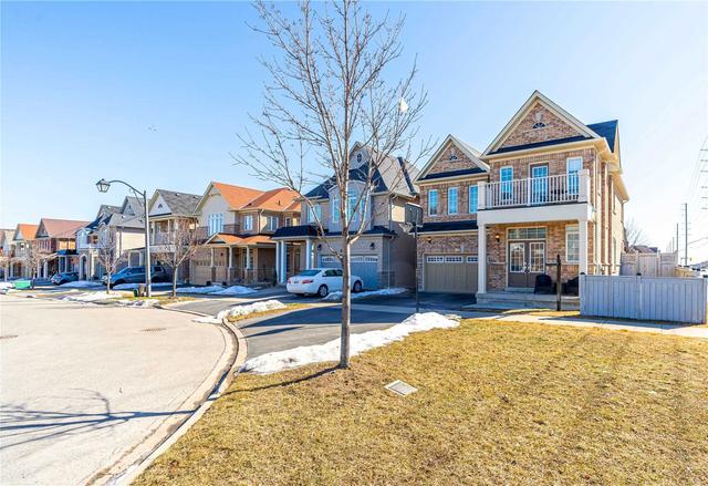 104 Elliottglen Dr, House detached with 4 bedrooms, 3 bathrooms and 4 parking in Ajax ON | Image 12