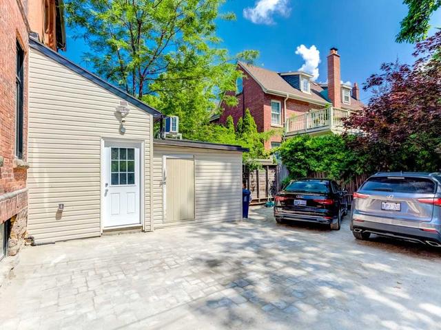 101 Bedford Rd, House semidetached with 6 bedrooms, 5 bathrooms and 3 parking in Toronto ON | Image 25