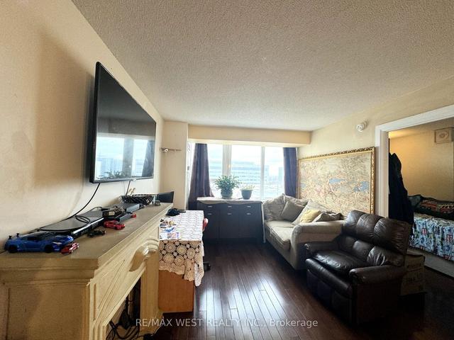 519 - 2737 Keele St, Condo with 2 bedrooms, 1 bathrooms and 1 parking in Toronto ON | Image 5