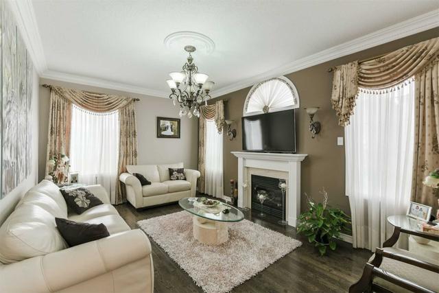 1 Timberwolf Rd, House detached with 4 bedrooms, 3 bathrooms and 6 parking in Brampton ON | Image 6