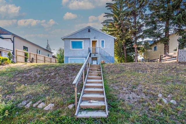 3827 Centre A Street Ne, House detached with 3 bedrooms, 2 bathrooms and 2 parking in Calgary AB | Image 1