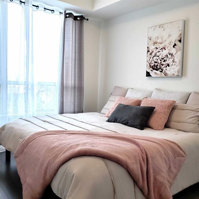 413 - 223 St Clair Ave W, Condo with 1 bedrooms, 1 bathrooms and 0 parking in Toronto ON | Image 2