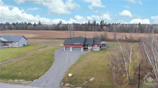 309 Athabasca Way, House detached with 2 bedrooms, 3 bathrooms and 6 parking in North Grenville ON | Image 4