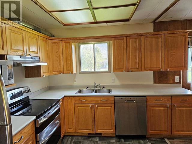 2142 Ritchie Drive, House detached with 2 bedrooms, 2 bathrooms and 5 parking in Okanagan Similkameen B BC | Image 2