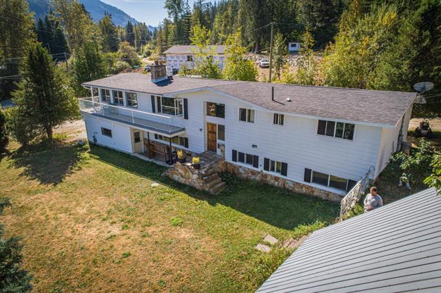 2402 Silver King Road, House detached with 3 bedrooms, 3 bathrooms and null parking in Central Kootenay E BC | Card Image