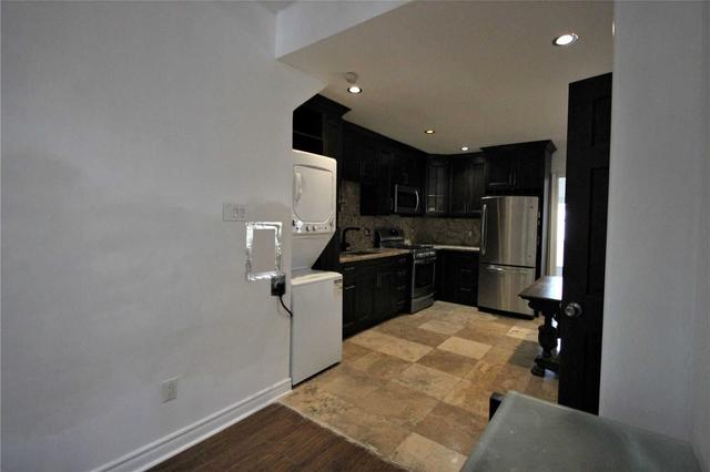 611 Ossington Ave, House detached with 2 bedrooms, 1 bathrooms and 0 parking in Toronto ON | Image 11
