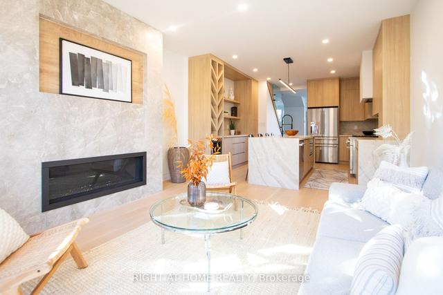 95 Hallam St, House detached with 4 bedrooms, 7 bathrooms and 0 parking in Toronto ON | Image 40